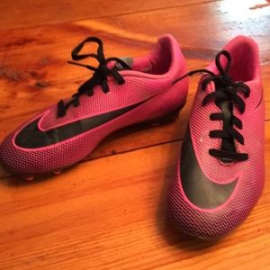 Nike cleats size 3.5 Girls